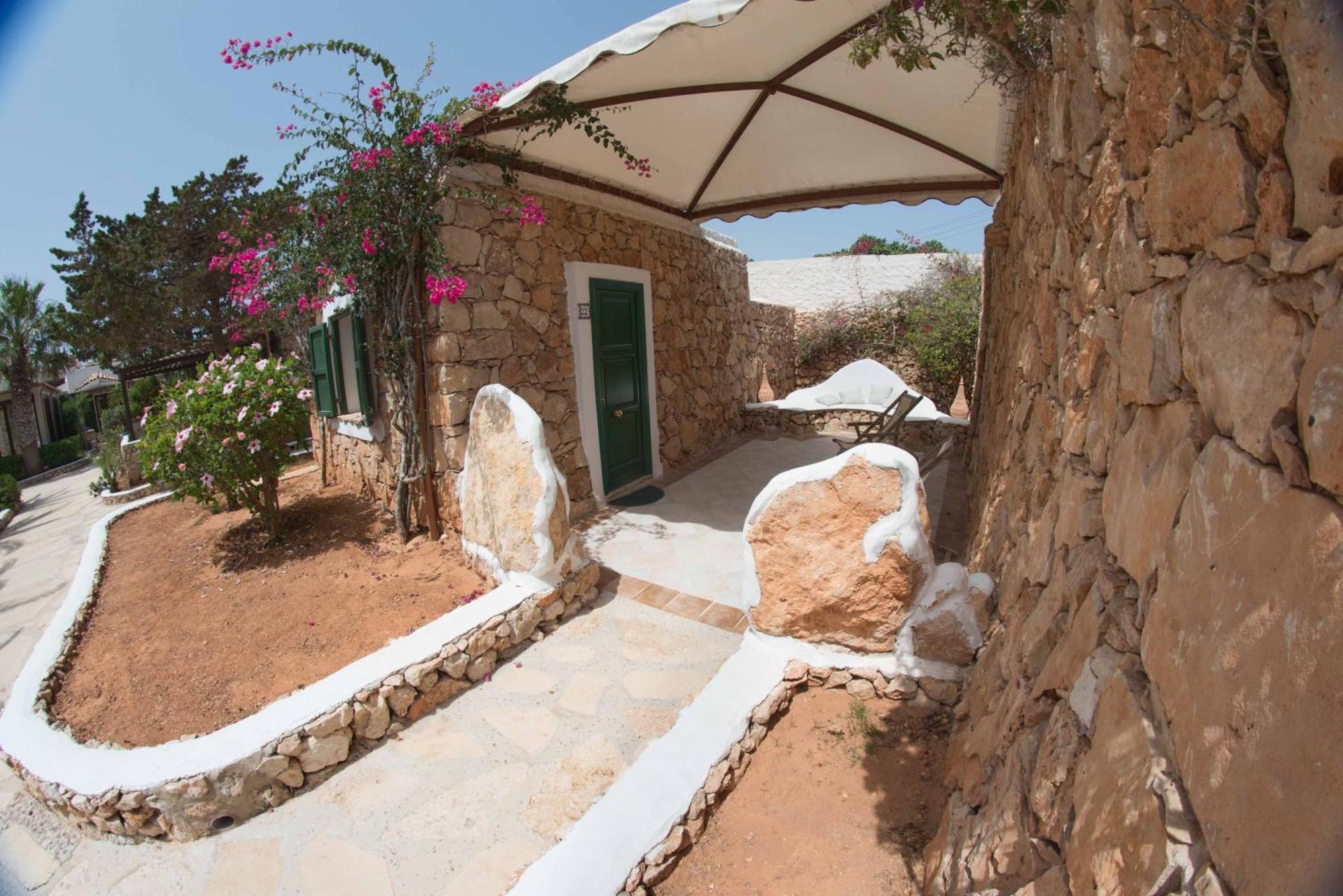 Cupola Bianca Resort ลัมเปดูซา ภายนอก รูปภาพ